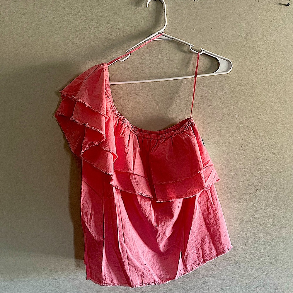 🌟Crown and Ivy Coral One Shoulder Ruffle Sleeve Blouse NWT Medium